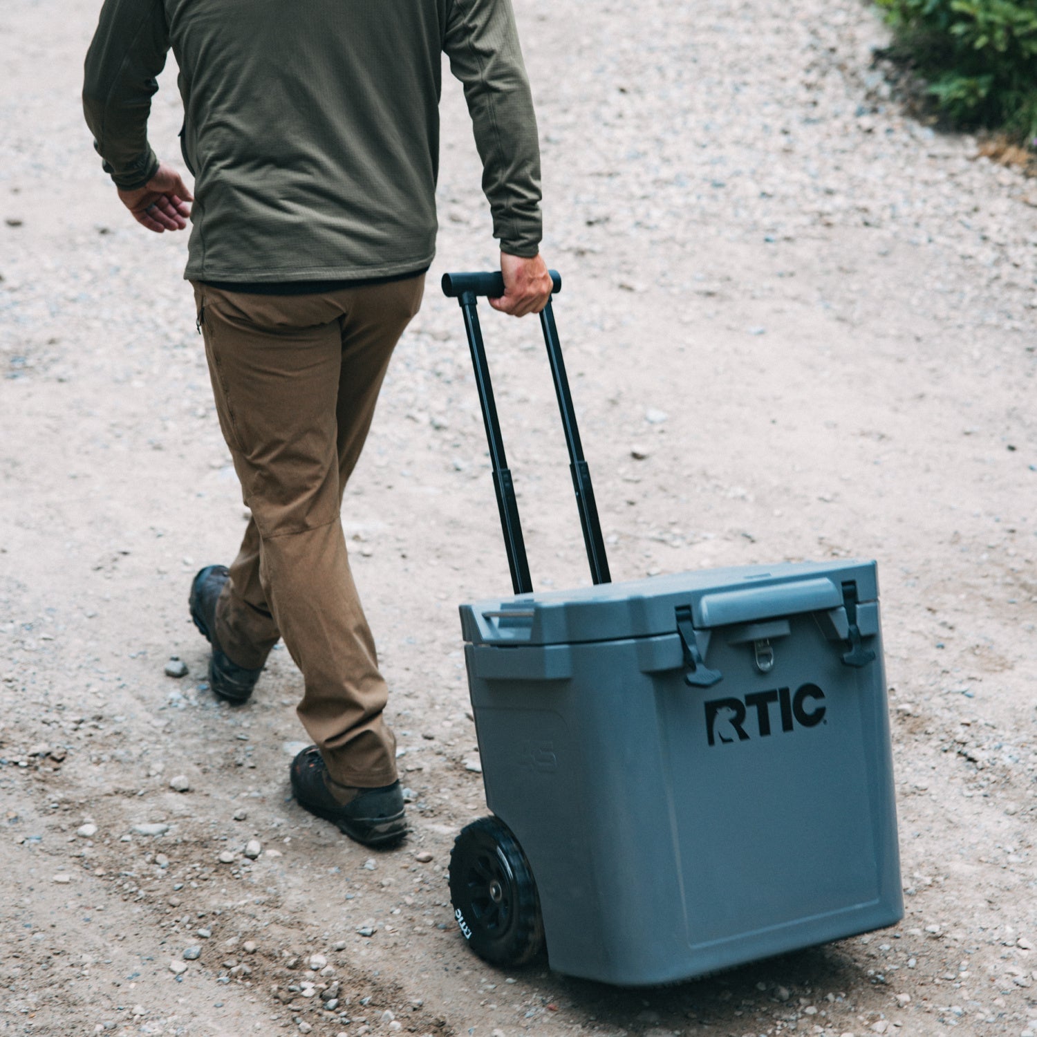 45 QT Ultra-Tough Wheeled Cooler #007SD