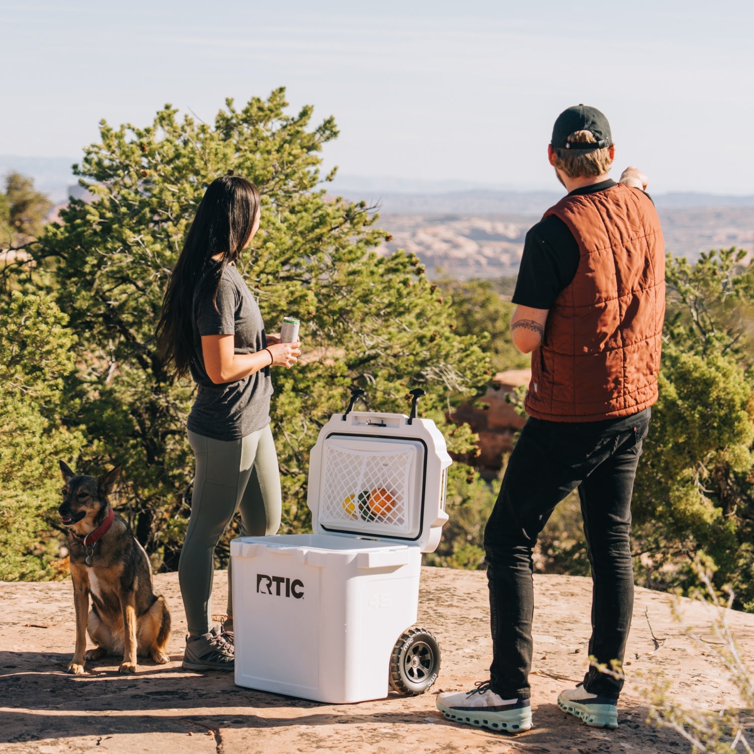 45 QT Ultra-Tough Wheeled Cooler #007SD