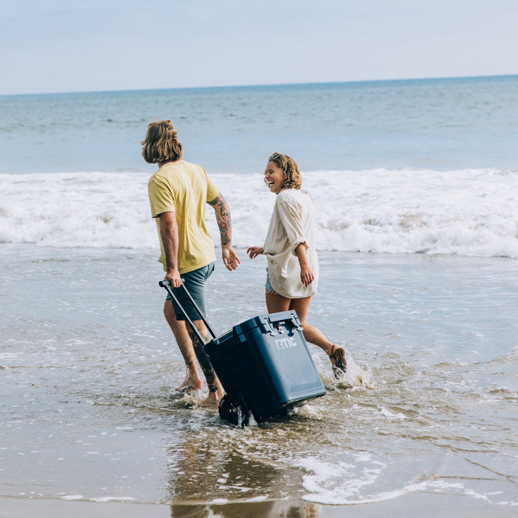 45 QT Ultra-Tough Wheeled Cooler #007SD