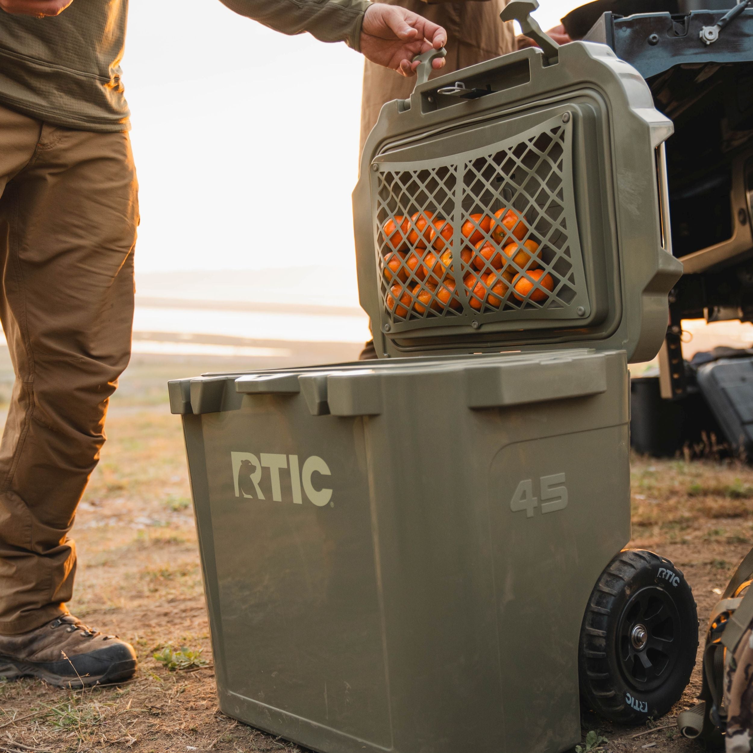 45 QT Ultra-Tough Wheeled Cooler #007SD
